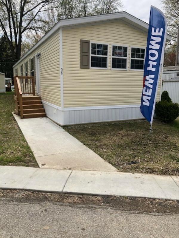 Senior Retirement Living 2021 Champion Mobile Home For Sale in Marion, OH