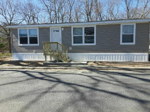 2021 Commodore Homes Mobile Home For Rent