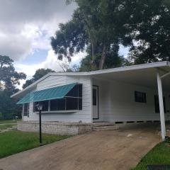 Photo 2 of 17 of home located at 179 Oakleaf Circle Deland, FL 32724