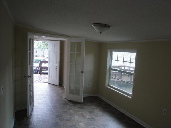 1996 CMH MANUFACTURING INC Mobile Home For Sale