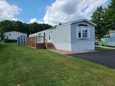 Commerce Meadows Mobile Home Park in Wixom, MI | MHVillage