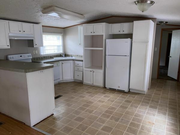 2005 CMH MANUFACTURING INC Mobile Home For Sale
