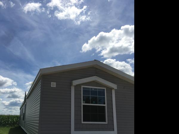 2021 Champion - Worthington Mobile Home For Rent