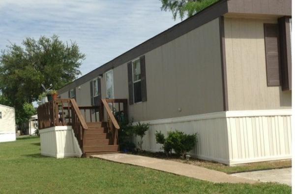 1999 CMH MANUFACTURING INC Mobile Home For Sale