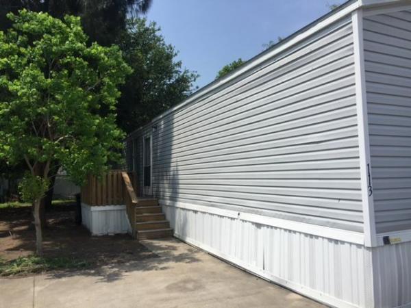 2005 FLEETWOOD Mobile Home For Rent