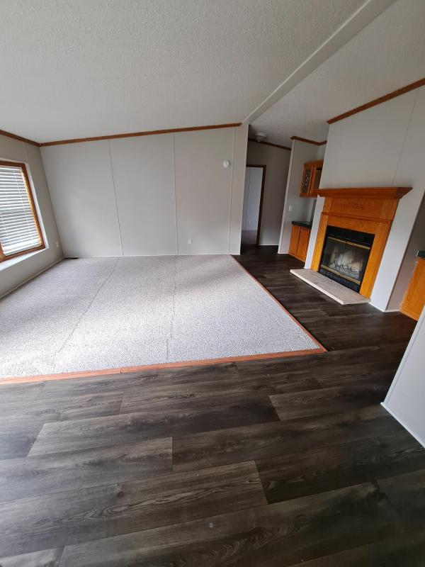 1998 CENTURY Mobile Home For Rent