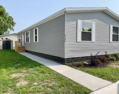 Mobile Home at 29399 Jamestown Chesterfield, MI 48051