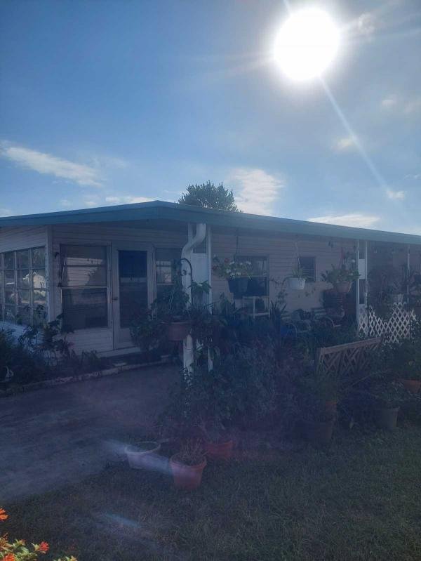 Photo 1 of 2 of home located at 39248 Us Highway 19 N #316 Tarpon Springs, FL 34689