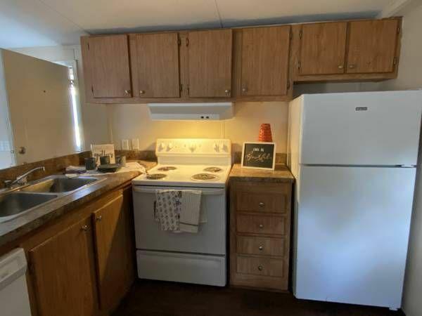 2001 CLAYTON HOMES Mobile Home For Rent