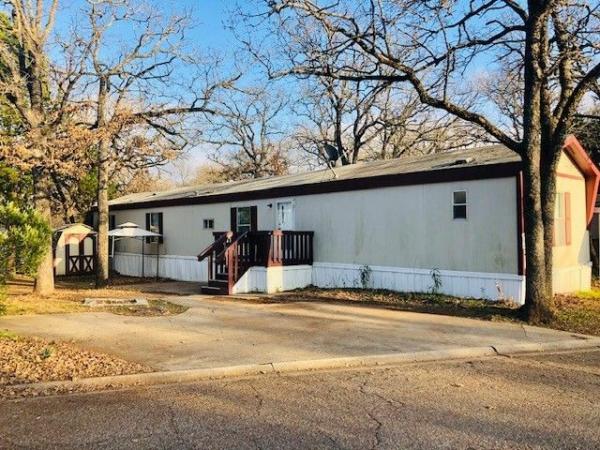 1998 SKYLINE CORPORATION Mobile Home For Rent