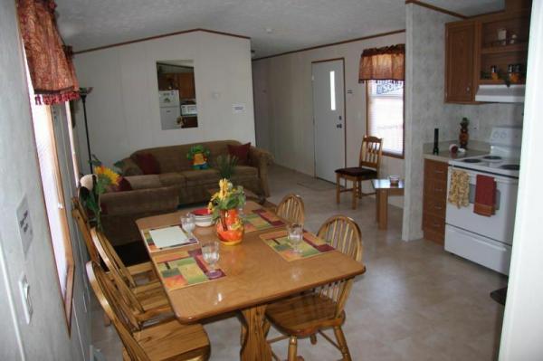 2005 GREENHOUSE Mobile Home For Sale