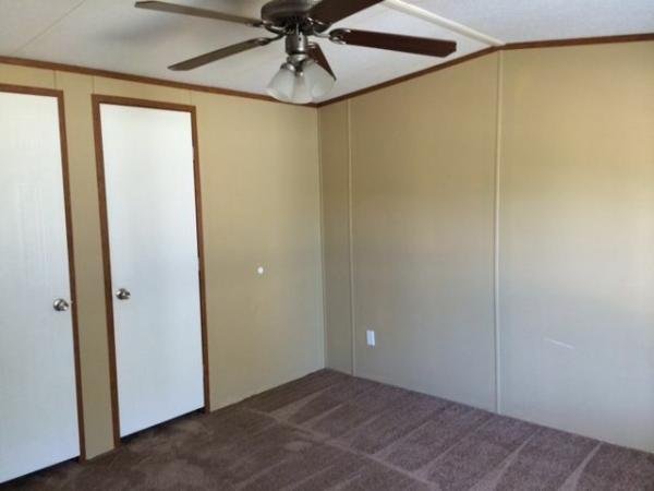 2004 CLAYTON HOMES Mobile Home For Sale