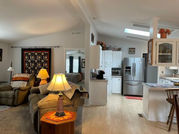 2000 FLEETWOOD Mobile Home For Sale