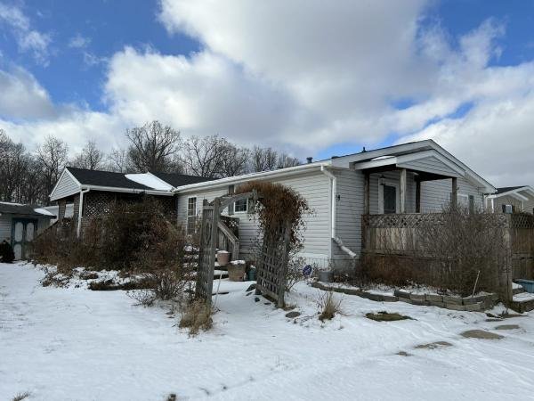 Photo 1 of 1 of home located at 28 Hickory Ridge Davison, MI 48423