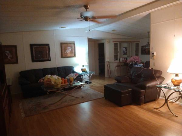 1985 TWIN Mobile Home For Rent
