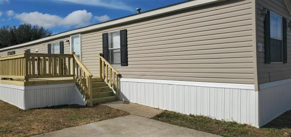 2003 OAK CREEK Mobile Home For Rent