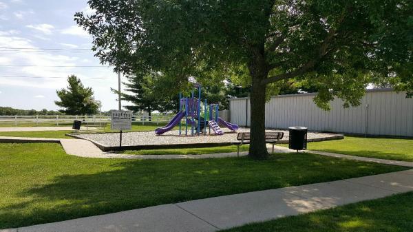 1996 HOLLY PARK Mobile Home For Rent