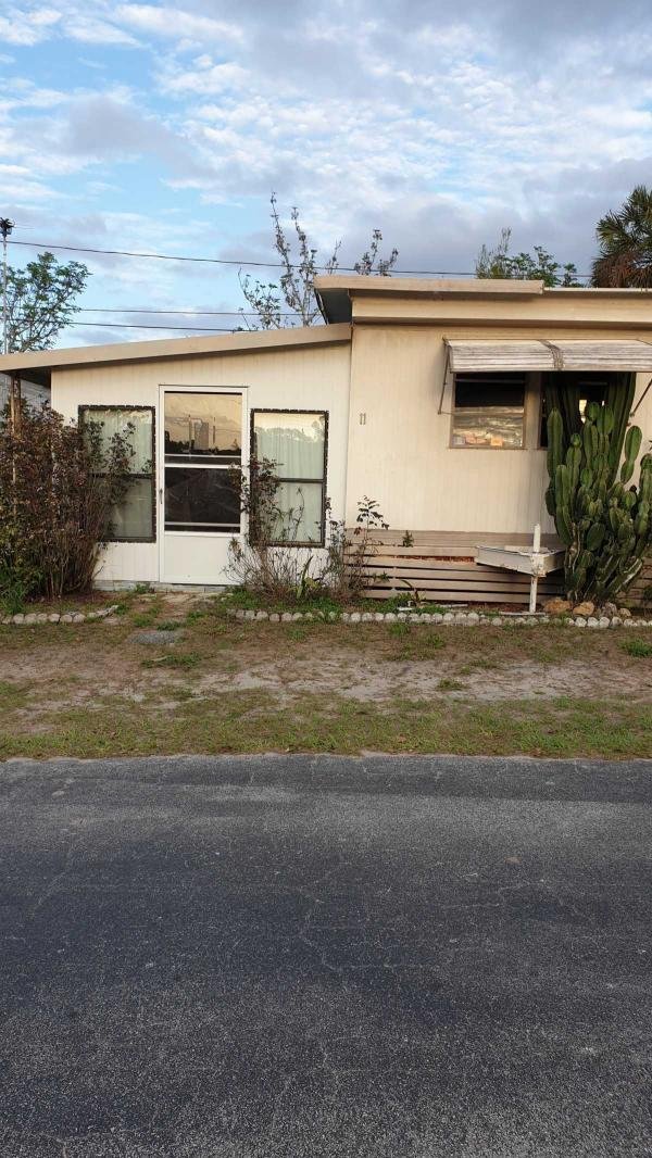 Photo 1 of 2 of home located at 2800 17/92 S/W Lot 11 Haines City, FL 33844