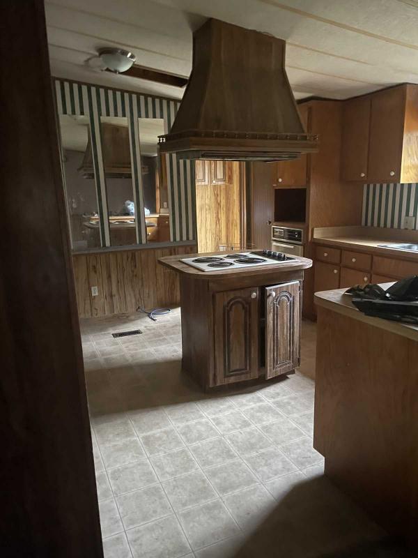 1985 Mobile Home For Sale 200 E 4th St Woodbine, GA