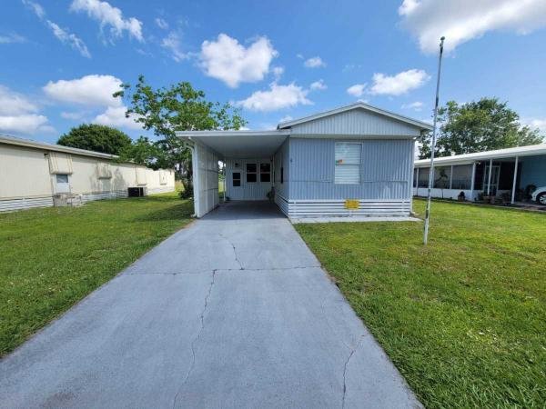 Photo 1 of 2 of home located at 5620 Lake Lizzie Dr #51 Saint Cloud, FL 34771