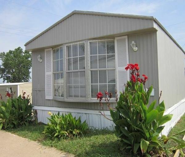1997 FLEETWOOD Mobile Home For Sale
