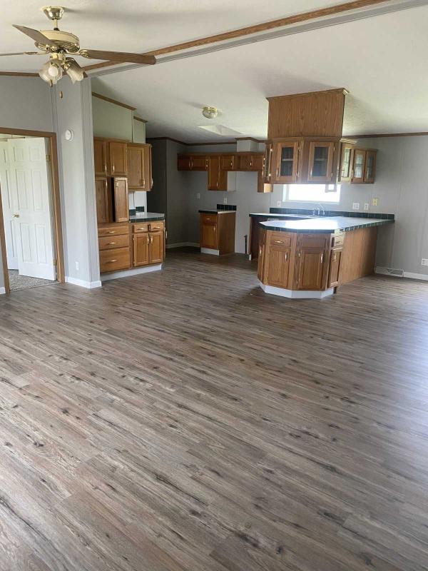 2000 Mobile Home For Sale