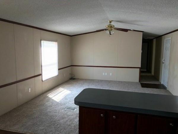 2004 OAK CREEK HOMES Mobile Home For Sale