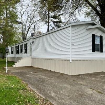 Mobile Home at 100 Fox Meadows Dr Murray, KY 42071