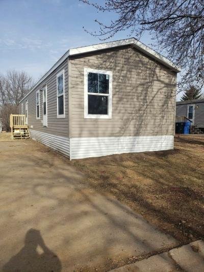 Mobile Home at 913 Emerald Place Sioux Falls, SD 57106