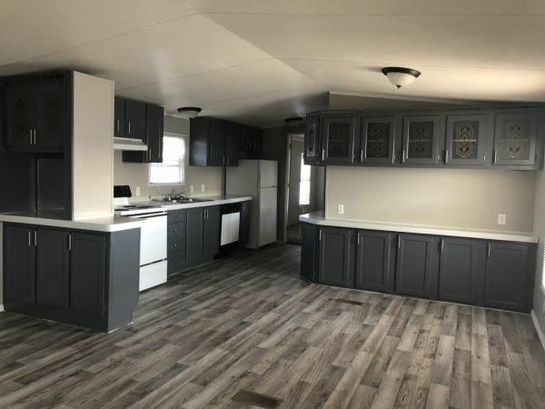 1998 CMH MANUFACTURING INC Mobile Home For Rent