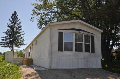 Mobile Home at 2 Meadowbrook Park Iron Ridge, WI 53035