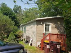 Photo 3 of 25 of home located at 44 Crescent City Mhp Clifton Park, NY 12065