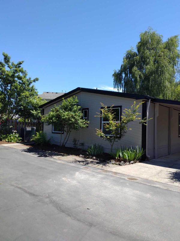 Newberg, OR Senior Retirement Living Manufactured and Mobile Homes For