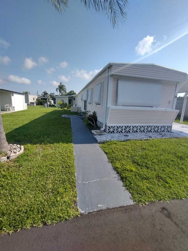 Senior Retirement Living 1974 REGE Mobile Home For Sale in Palmetto, FL