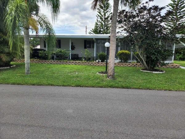 Photo 1 of 2 of home located at 4924 Windmill Manor Avenue Bradenton, FL 34203