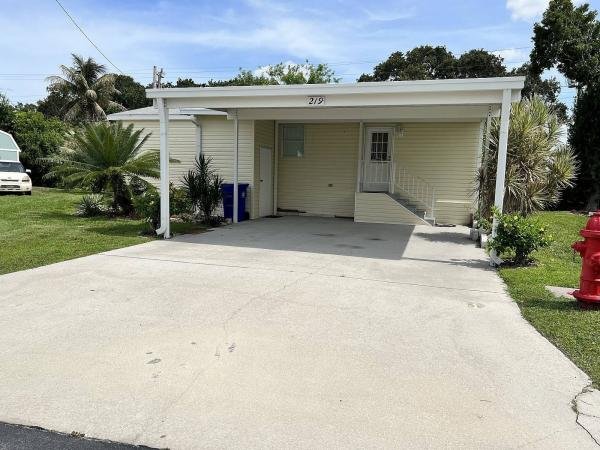 Photo 1 of 2 of home located at 1950 S Us Highway 1 Vero Beach, FL 32962