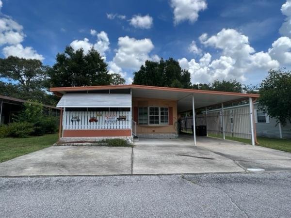 Photo 1 of 2 of home located at 3150 NE 36th Avenue Lot 527 Ocala, FL 34479