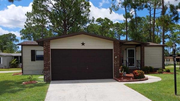 Photo 1 of 2 of home located at 19430 Sun Air Ct., #57L North Fort Myers, FL 33903