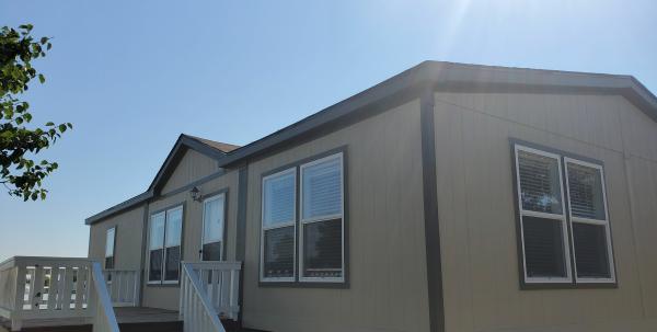 2022 Oak Creek Mobile Home For Rent