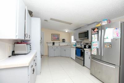 Mobile Home at 12850 W State Road 84, #40F-Pl Fort Lauderdale, FL 33325