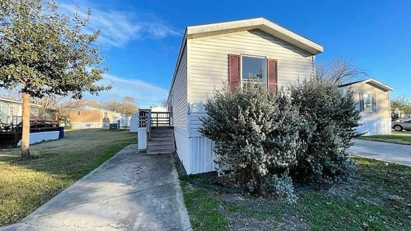 2006 CHAMPION Mobile Home For Rent