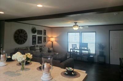 Photo 3 of 19 of home located at 5539 Tierra Alta Cir. Del Valle, TX 78617