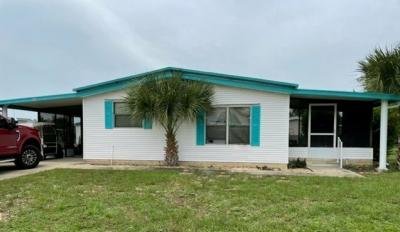 Mobile Home at 1415 Lake Drive Grand Island, FL 32735