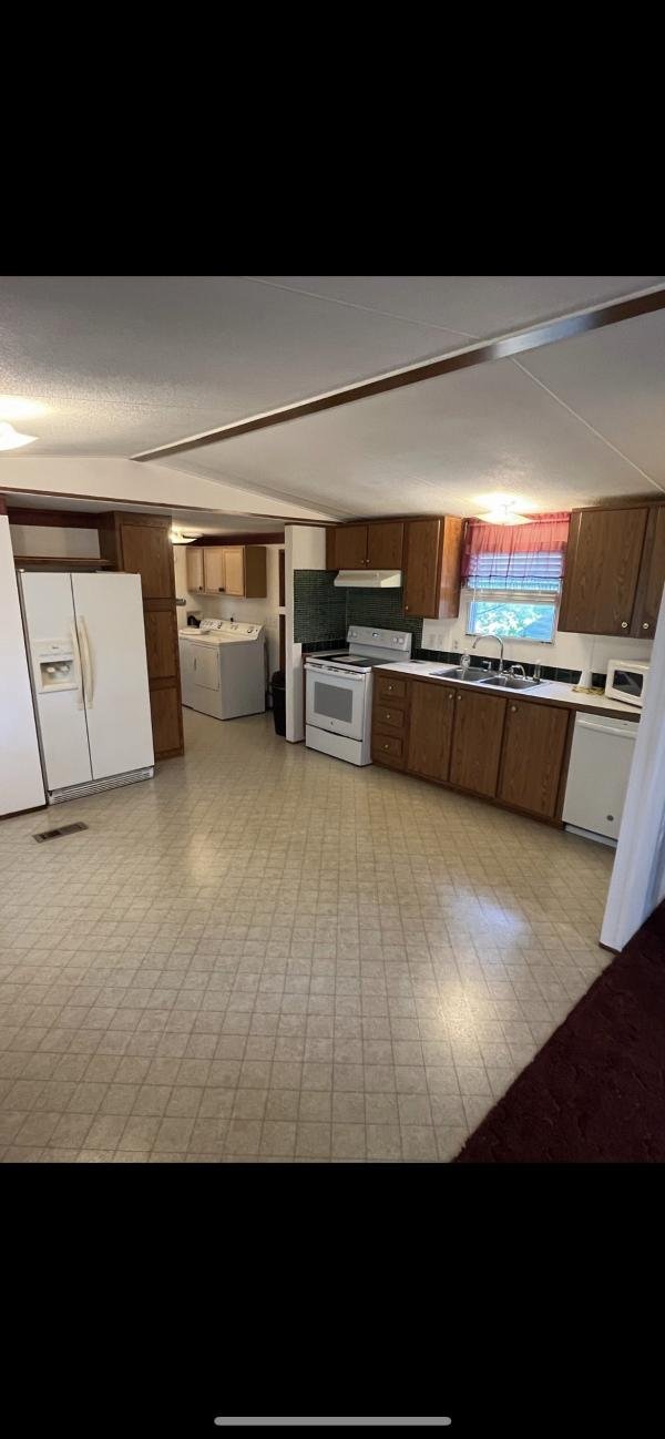2001 Fleetwood Crownpointe Mobile Home