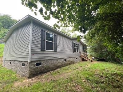 Mobile Home at 793 S 17th St Middlesboro, KY 40965