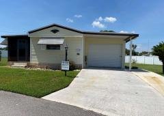 Photo 2 of 21 of home located at 38 Scarlet Way Eustis, FL 32726