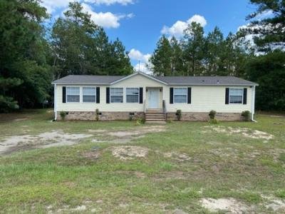 Mobile Home at 21581 Carriage Cir Laurinburg, NC 28352