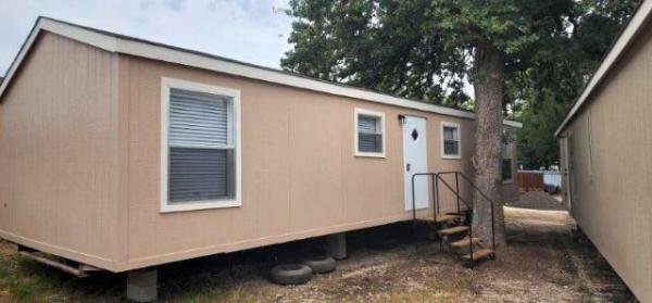 Photo 1 of 2 of home located at APPLE MOBILE HOME EXPRESS INC. 2416 N. HWY 175 Seagoville, TX 75159