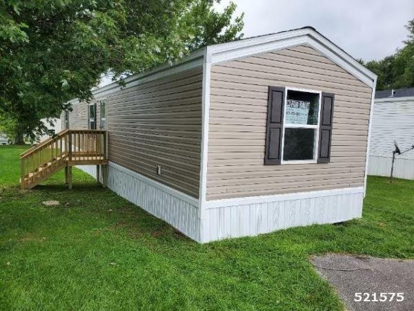 Photo 1 of 2 of home located at Treehaven Mobile Home Park Winchester, KY 40391