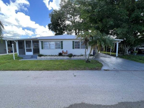 Photo 1 of 2 of home located at 3900 Rhine St Sarasota, FL 34234